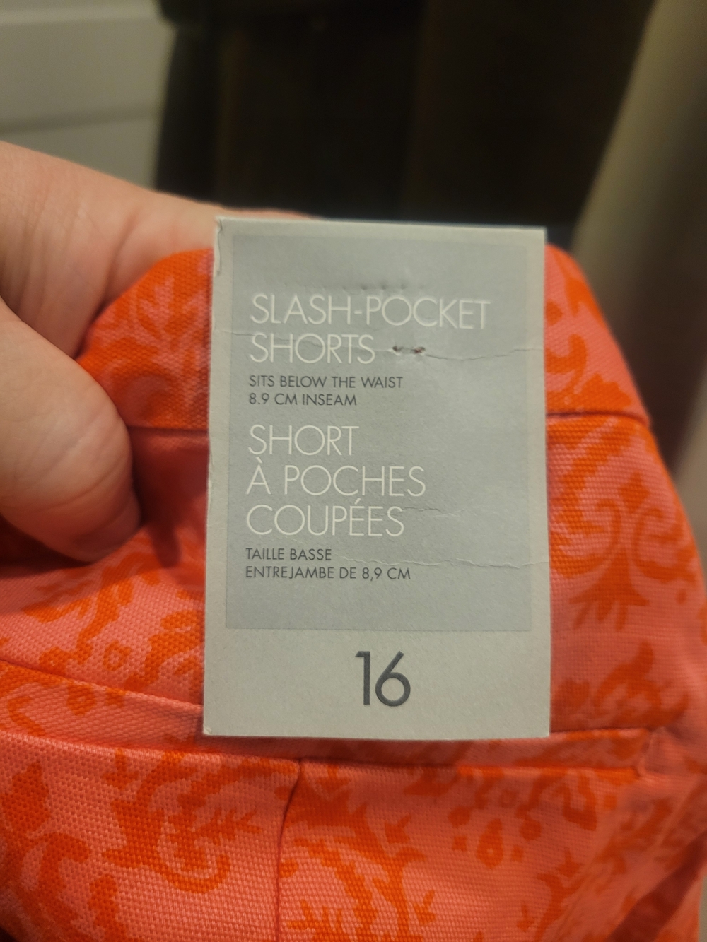 GAP Women's Coral Damask Pattern Shorts - Picture 4 of 6